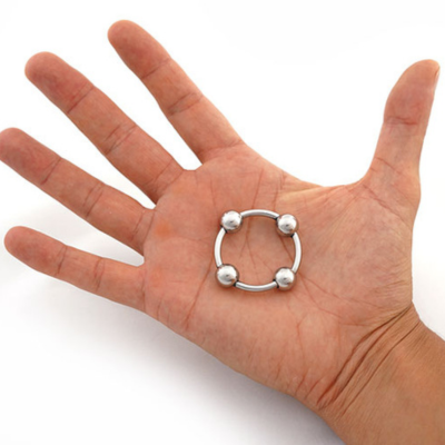 Ollon Ring med 4 Kulor /Glans Ring