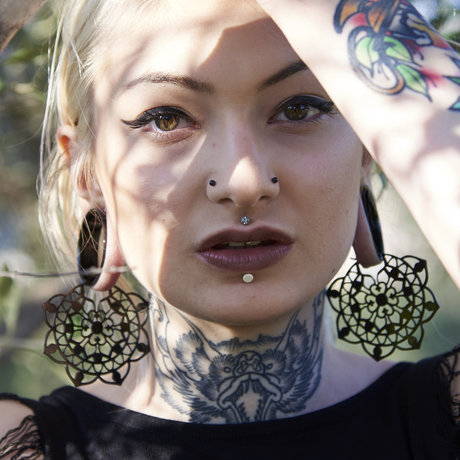 Svarta Floral Hoops - Säljs i par