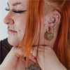 Guldiga Sacred Heart Ear Cuffs  - Säljs i par